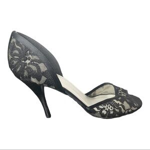 Stuart Weitzman, Black lace heel